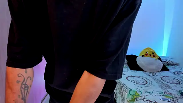 aldrinwhite online show from January 17, 4:43 pm