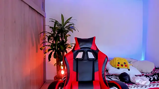 aldrinwhite online show from April 19, 4:52 pm