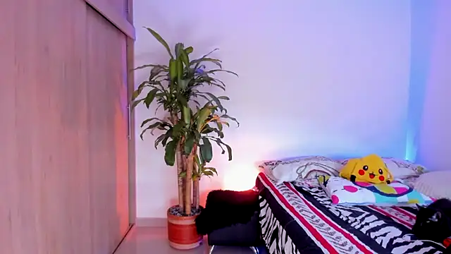 aldrinwhite online show from March 28, 7:04 pm