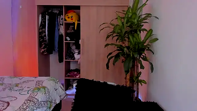 aldrinwhite online show from December 14, 2:55 pm