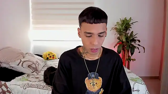 aldrinwhite online show from September 12, 8:52 pm