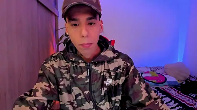 aldrinwhite online show from April 5, 12:50 am