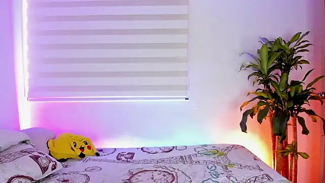 aldrinwhite online show from September 29, 6:13 pm