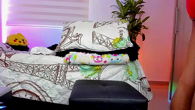 aldrinwhite online show from October 10, 6:42 pm