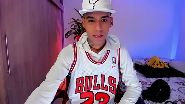 aldrinwhite online show from March 8, 2:09 pm