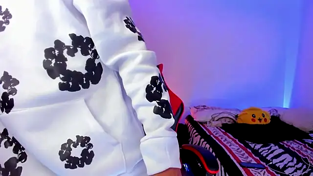 aldrinwhite online show from February 22, 5:25 pm