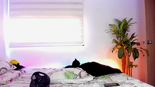 aldrinwhite online show from September 25, 6:36 pm