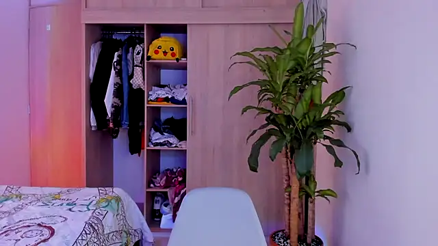 aldrinwhite online show from November 16, 6:12 pm