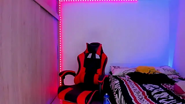 aldrinwhite online show from February 8, 3:54 pm