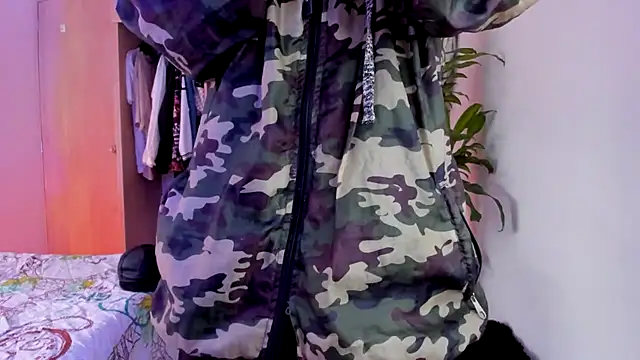 aldrinwhite online show from December 4, 4:50 pm