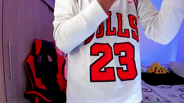 aldrinwhite online show from March 7, 8:03 pm