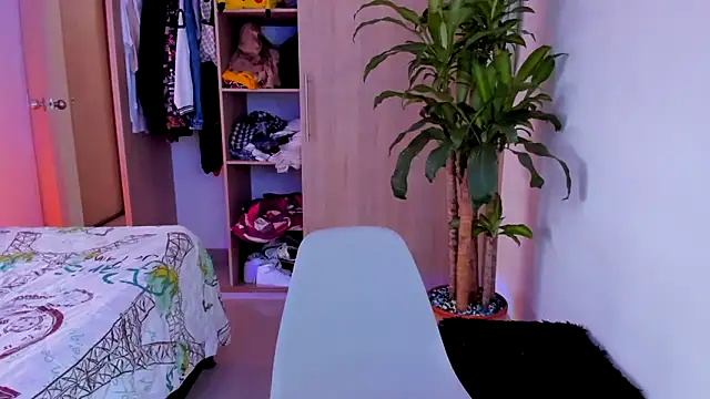 aldrinwhite online show from December 3, 4:28 pm