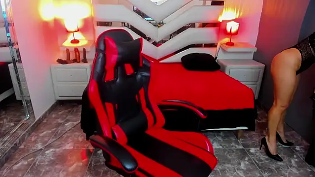 Snapshot of KateTompson_ chatting on November 15, 7:51 pm KateTompson online show from November 15, 7:51 pm