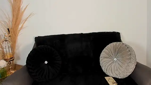 Chrishell  online show from January 17, 5:22 am