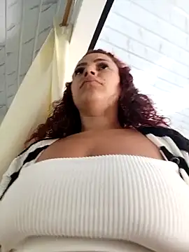 Snapshot of Mommy-Hot chatting on October 9, 1:11 pm Mommy-Hot online show from October 9, 1:11 pm