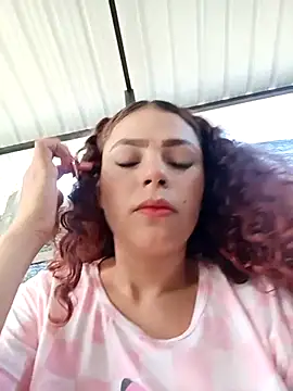 Snapshot of Mommy-Hot chatting on September 15, 1:22 pm Mommy-Hot online show from September 15, 1:22 pm