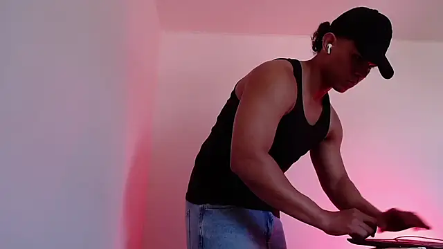 karimcoleman online show from November 11, 3:29 pm