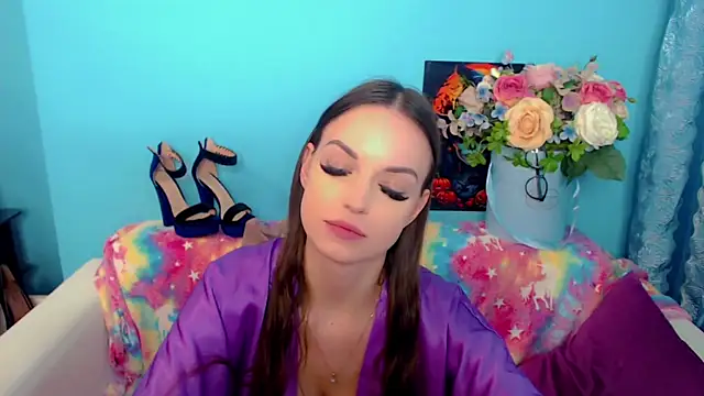 Snapshot of LindaaLu chatting on March 4, 8:46 am LindaaLu online show from March 4, 8:46 am
