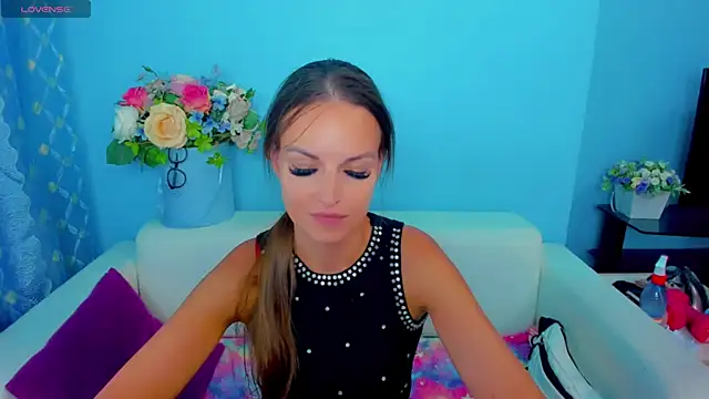 Snapshot of LindaaLu chatting on July 28, 5:48 am LindaaLu online show from July 28, 5:48 am
