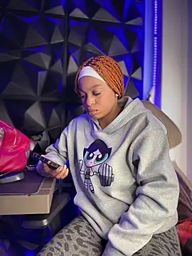 Melany Williams online show from December 4, 12:48 pm