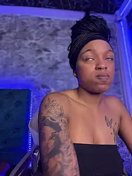 Snapshot of Melany_Williams chatting on February 12, 12:49 pm Melany Williams online show from February 12, 12:49 pm