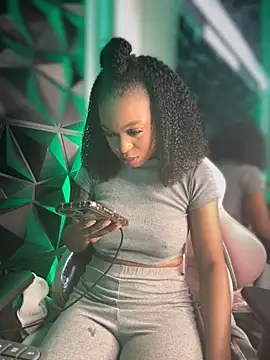 Melany Williams online show from November 11, 1:28 pm