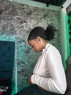 Melany Williams online show from November 12, 1:15 pm