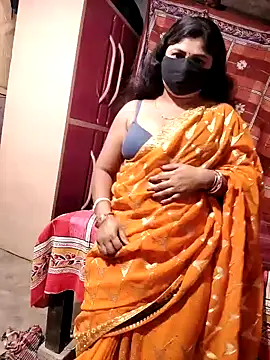 Snapshot of Mourani24 chatting on February 20, 6:10 pm Mourani24 online show from February 20, 6:10 pm