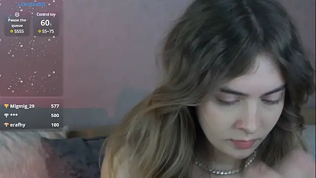 chloi hes online show from December 15, 3:53 pm