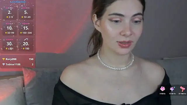 chloi hes online show from December 4, 12:52 pm