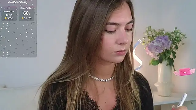 chloi hes online show from October 11, 9:10 am