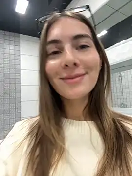 chloi hes online show from November 15, 2:10 pm