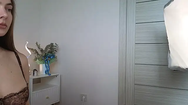 chloi hes online show from May 13, 10:33 am