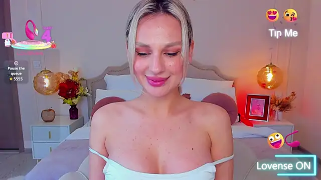MissLoou online show from May 15, 5:16 am