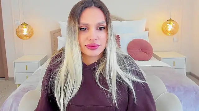 MissLoou online show from February 3, 6:11 am