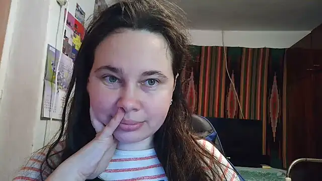 Snapshot of Cora_Maro chatting on October 27, 1:01 pm Cora Maro online show from October 27, 1:01 pm