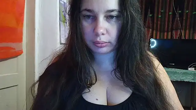 Snapshot of Cora_Maro chatting on October 31, 6:43 am Cora Maro online show from October 31, 6:43 am