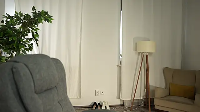 PrincessMononokee online show from April 10, 7:15 am