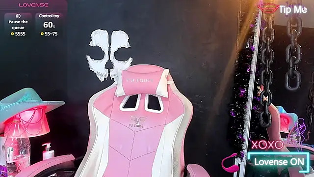 RoxaneEvans  online show from March 20, 10:21 am