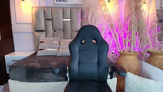 Snapshot of Emelie_Ch1 chatting on March 9, 12:53 pm Emelie Ch1 online show from March 9, 12:53 pm