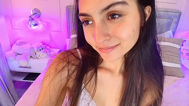 Snapshot of Emelie_Ch1 chatting on January 12, 11:39 am Emelie Ch1 online show from January 12, 11:39 am