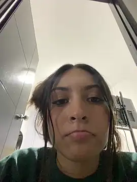 Snapshot of Emelie_Ch1 chatting on March 2, 2:41 am Emelie Ch1 online show from March 2, 2:41 am