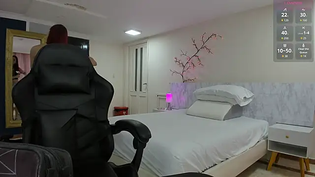 charolbruce 1 online show from April 6, 11:55 am