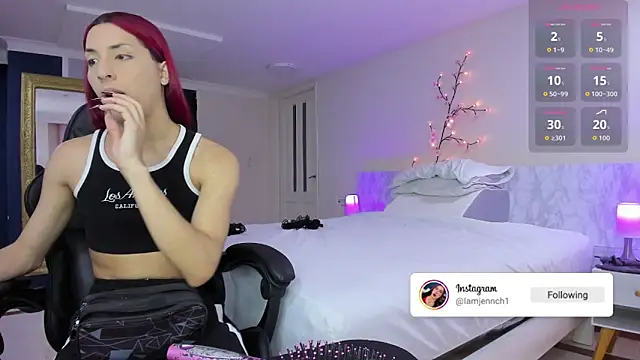 charolbruce 1 online show from November 6, 12:31 pm