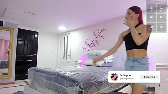 charolbruce 1 online show from March 28, 12:17 pm