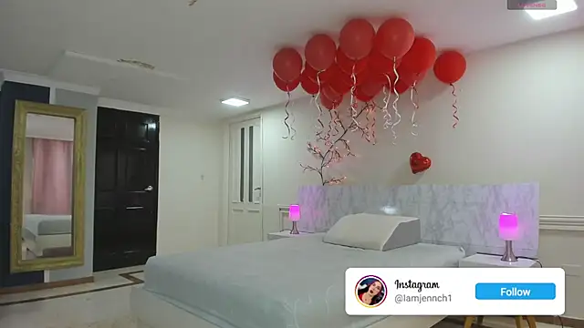 charolbruce 1 online show from May 11, 11:55 am