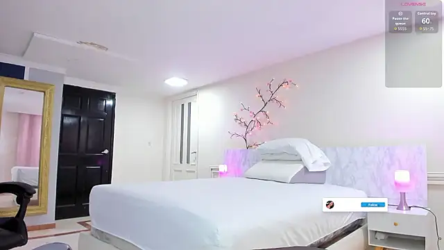 charolbruce 1 online show from March 30, 11:55 am