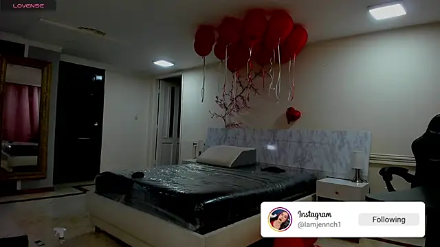 Snapshot of charolbruce_1 chatting on June 16, 11:54 am charolbruce 1 online show from June 16, 11:54 am