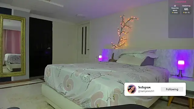 charolbruce 1 online show from December 20, 12:08 pm