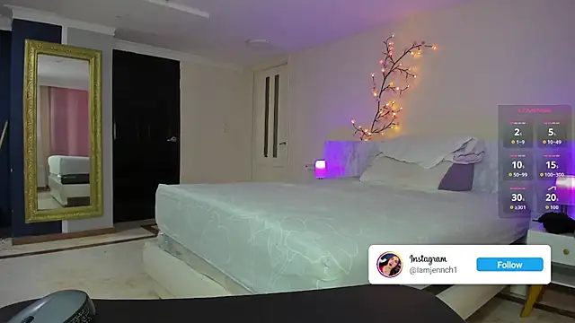 charolbruce 1 online show from December 3, 12:37 pm